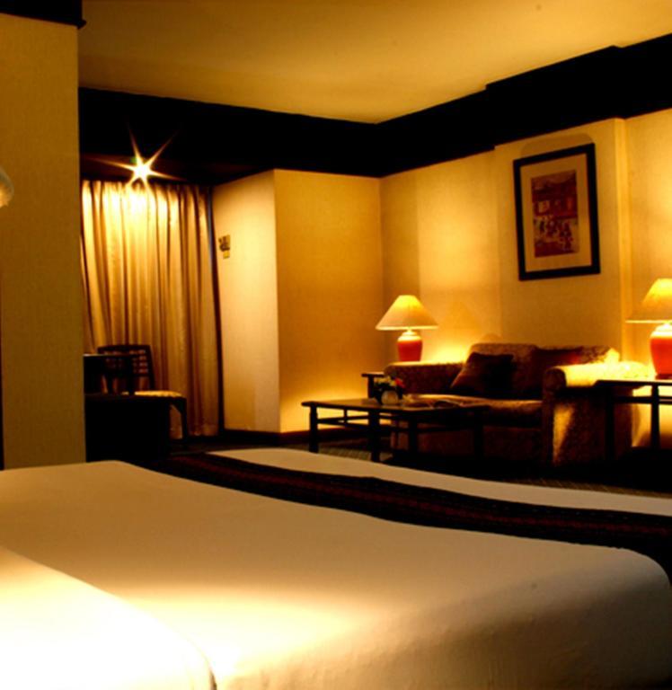 Thapaeplacehotel Τσιάνγκ Μάι Δωμάτιο φωτογραφία